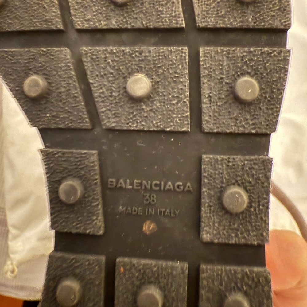 Balenciaga Gray and Red Sneakers - Picture 6 of 6
